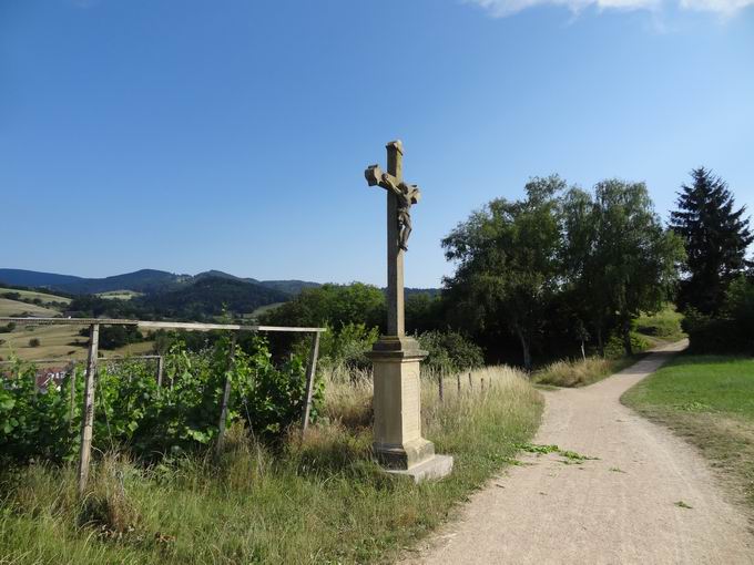 Maienrain Hexental: Wegkreuz