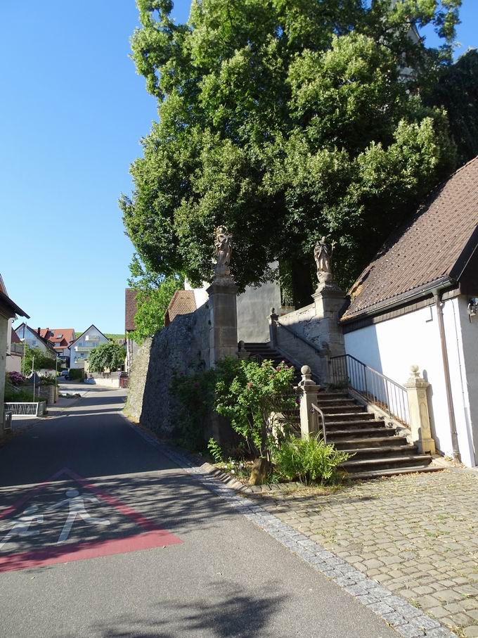 Kirche St. Gallus Ebringen: Treppenaufgang