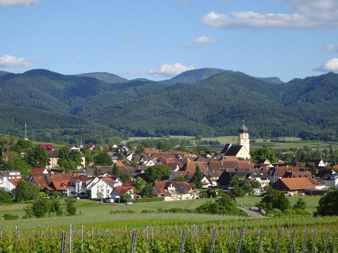 Batzenberg: Blick Kirhhofen