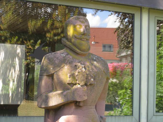 Lazarus-von-Schwendi Statue Kirchhofen