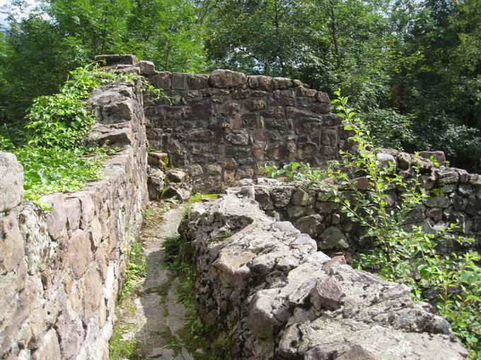 Burg Keppenbach: Wehrgang