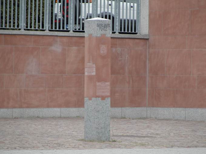 Stehle am Bieruner Platz in Gundelfingen