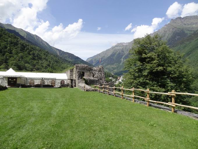 Castello di Mesocco: stlicher Viereckturm