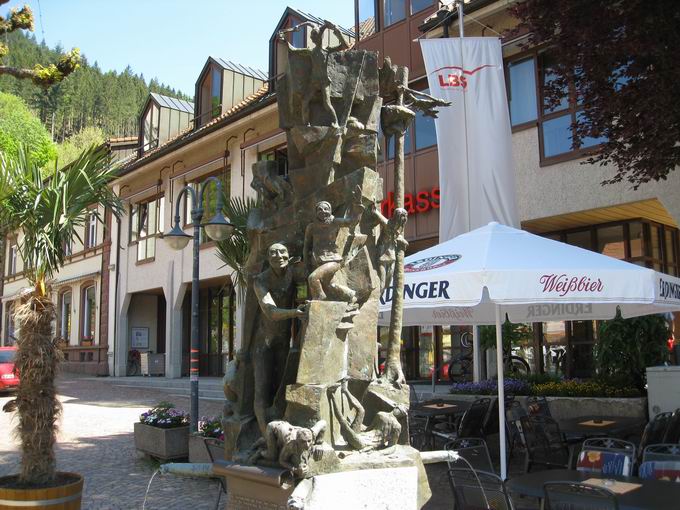 Narrenfiguren Narrenbrunnen Todtnau