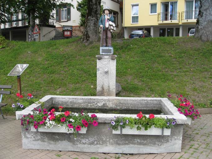 Brstenhnder-Brunnen in Todtnauberg