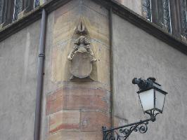 Skulptur mit Wappen Koifhus Colmar